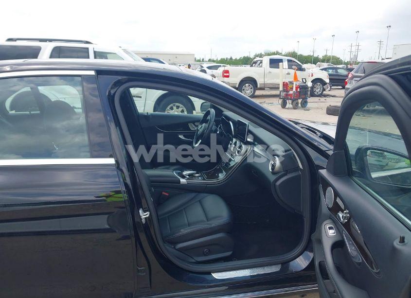 Photo 5 of 2015 Mercedes-benz C 300 4MATIC/LUXURY 4MATIC/SPORT 4MATIC (VIN 55SWF4KB1FU008356)