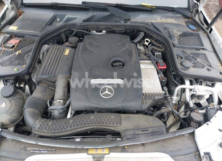 Photo 10 of 2015 Mercedes-benz C 300 4MATIC/LUXURY 4MATIC/SPORT 4MATIC (VIN 55SWF4KB1FU025139)