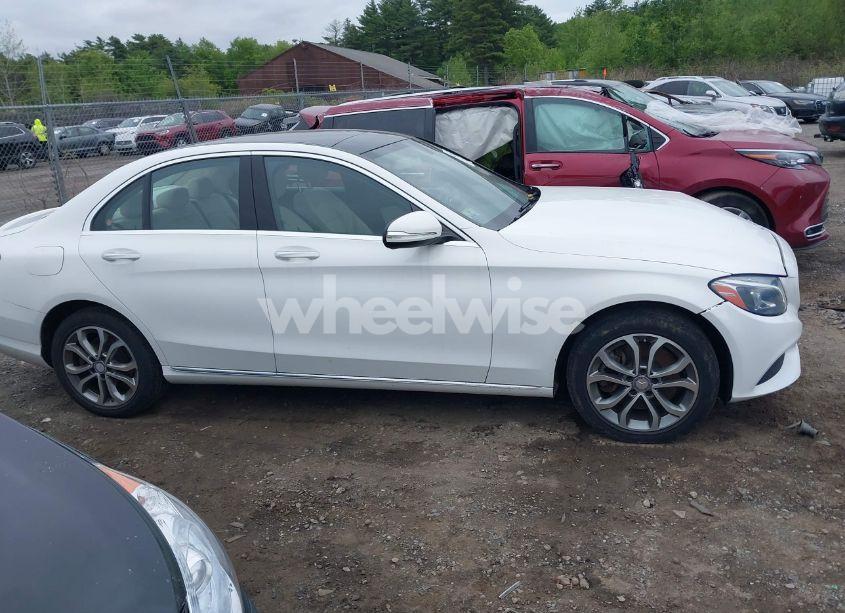 Photo 13 of 2015 Mercedes-benz C 300 4MATIC/LUXURY 4MATIC/SPORT 4MATIC (VIN 55SWF4KB1FU025139)