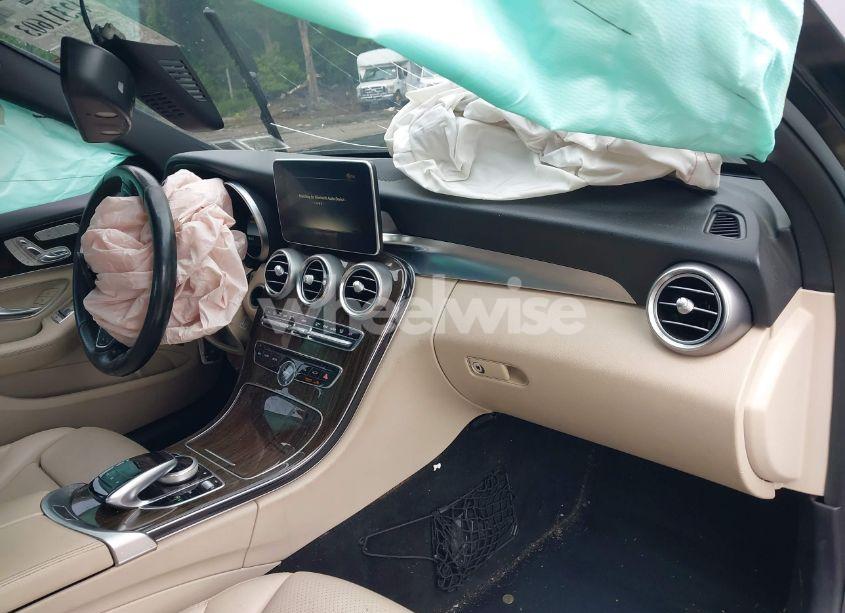 Photo 5 of 2015 Mercedes-benz C 300 4MATIC/LUXURY 4MATIC/SPORT 4MATIC (VIN 55SWF4KB1FU032043)