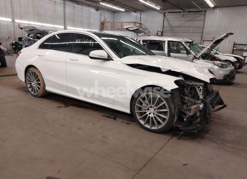 2015 Mercedes-benz C 300 4MATIC/LUXURY 4MATIC/SPORT 4MATIC (VIN 55SWF4KB1FU032835) main photo