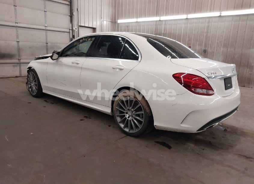 Photo 3 of 2015 Mercedes-benz C 300 4MATIC/LUXURY 4MATIC/SPORT 4MATIC (VIN 55SWF4KB1FU032835)