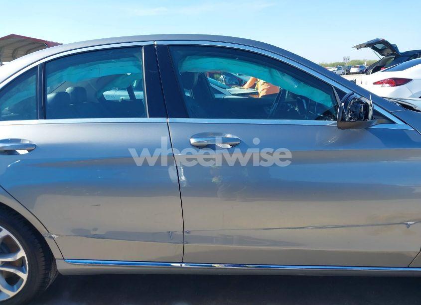 Photo 13 of 2015 Mercedes-benz C 300 4MATIC/LUXURY 4MATIC/SPORT 4MATIC (VIN 55SWF4KB1FU047688)