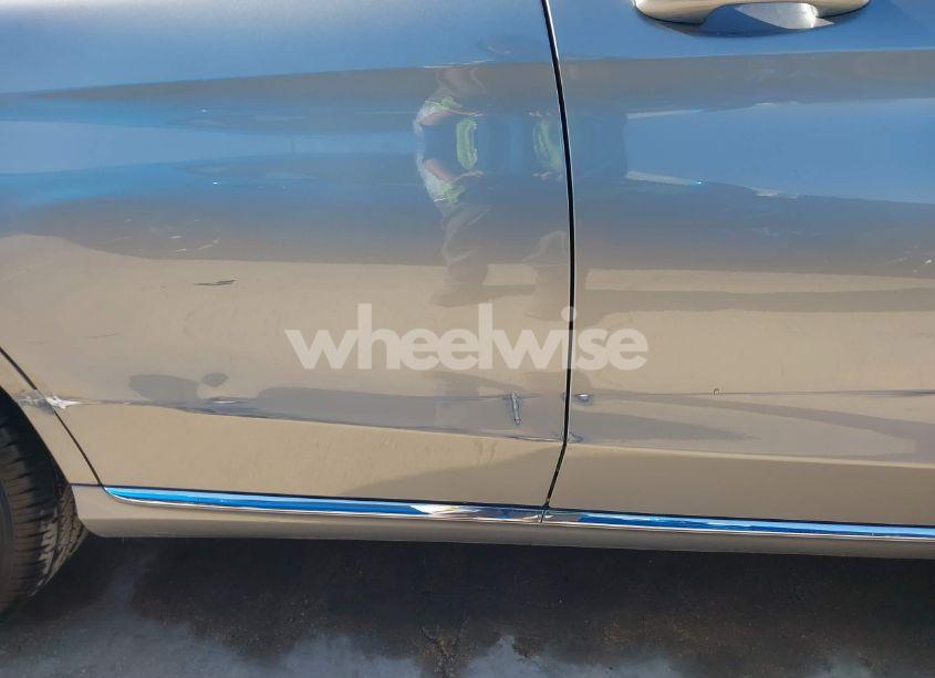 Photo 17 of 2015 Mercedes-benz C 300 4MATIC/LUXURY 4MATIC/SPORT 4MATIC (VIN 55SWF4KB1FU047688)