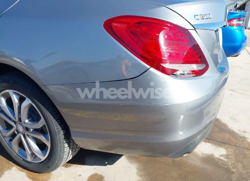 Photo 19 of 2015 Mercedes-benz C 300 4MATIC/LUXURY 4MATIC/SPORT 4MATIC (VIN 55SWF4KB1FU047688)