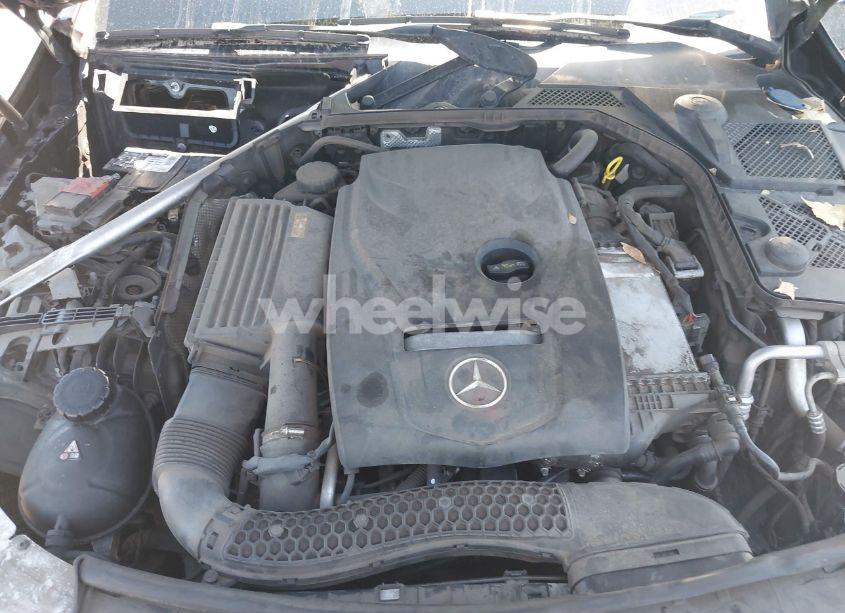 Photo 10 of 2015 Mercedes-benz C 300 4MATIC/LUXURY 4MATIC/SPORT 4MATIC (VIN 55SWF4KB1FU068248)