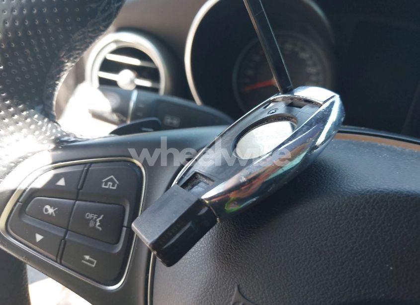 Photo 11 of 2015 Mercedes-benz C 300 4MATIC/LUXURY 4MATIC/SPORT 4MATIC (VIN 55SWF4KB1FU068248)