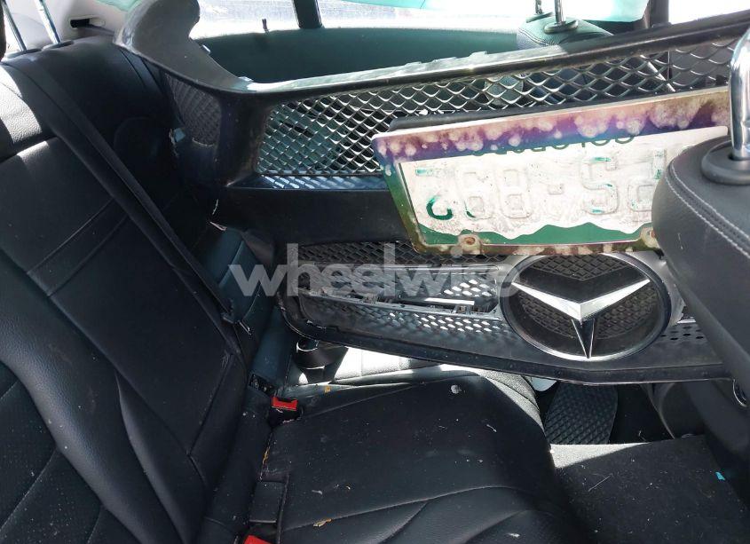 Photo 8 of 2015 Mercedes-benz C 300 4MATIC/LUXURY 4MATIC/SPORT 4MATIC (VIN 55SWF4KB1FU068248)