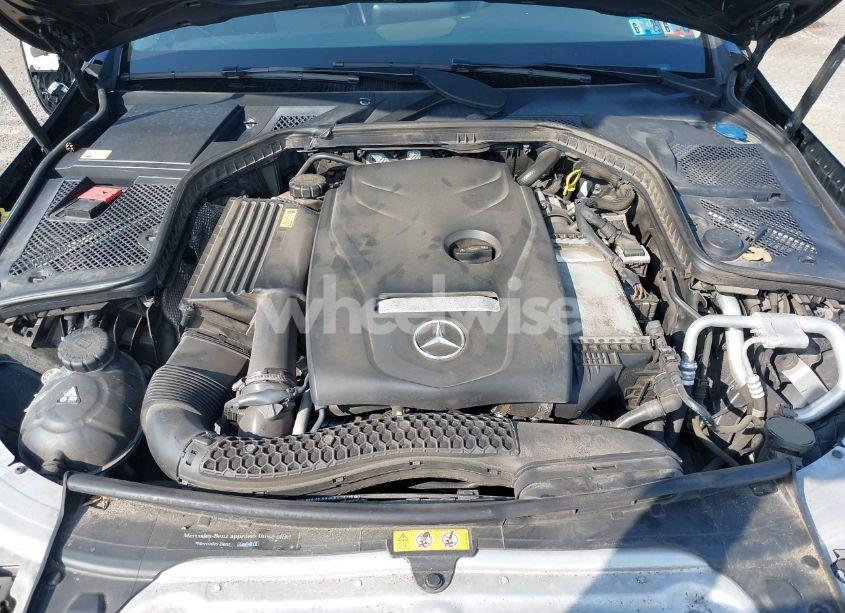 Photo 10 of 2015 Mercedes-benz C 300 4MATIC/LUXURY 4MATIC/SPORT 4MATIC (VIN 55SWF4KB1FU073398)