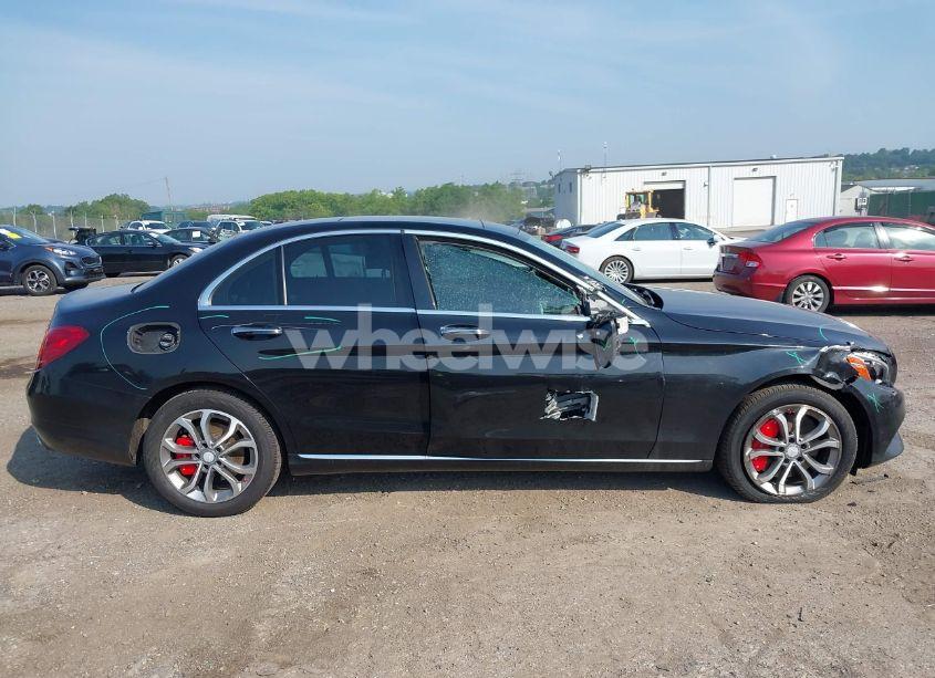 Photo 12 of 2015 Mercedes-benz C 300 4MATIC/LUXURY 4MATIC/SPORT 4MATIC (VIN 55SWF4KB1FU073398)