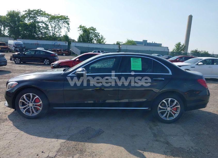 Photo 13 of 2015 Mercedes-benz C 300 4MATIC/LUXURY 4MATIC/SPORT 4MATIC (VIN 55SWF4KB1FU073398)