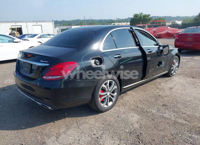 Photo 4 of 2015 Mercedes-benz C 300 4MATIC/LUXURY 4MATIC/SPORT 4MATIC (VIN 55SWF4KB1FU073398)
