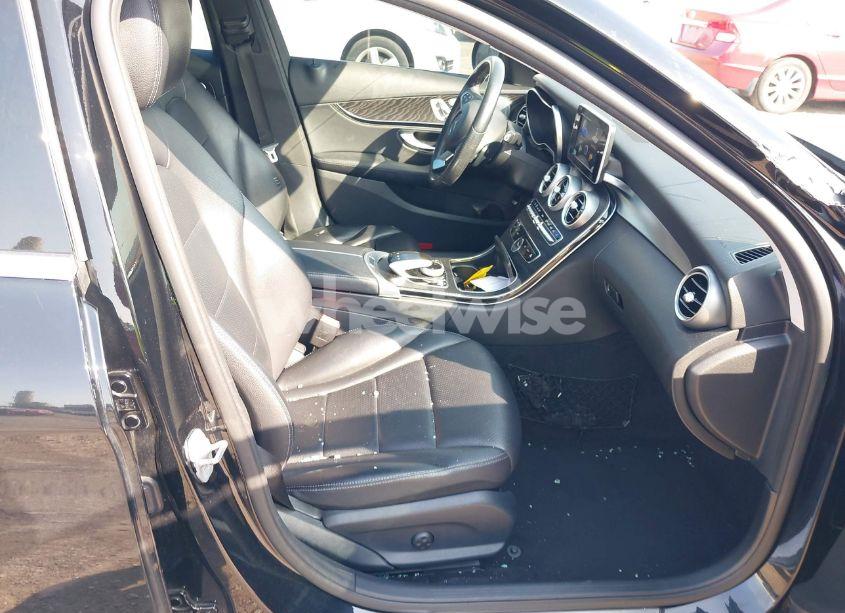 Photo 5 of 2015 Mercedes-benz C 300 4MATIC/LUXURY 4MATIC/SPORT 4MATIC (VIN 55SWF4KB1FU073398)