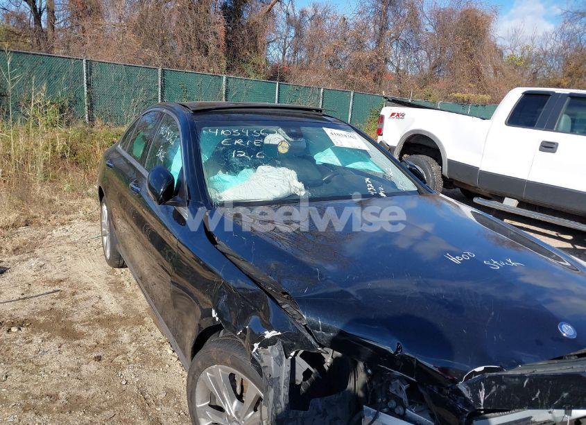 Photo 18 of 2015 Mercedes-benz C 300 4MATIC/LUXURY 4MATIC/SPORT 4MATIC (VIN 55SWF4KB1FU093876)