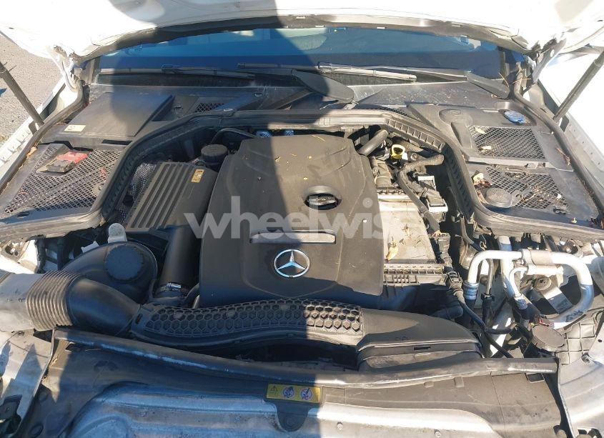 Photo 10 of 2015 Mercedes-benz C 300 4MATIC/LUXURY 4MATIC/SPORT 4MATIC (VIN 55SWF4KB1FU095577)