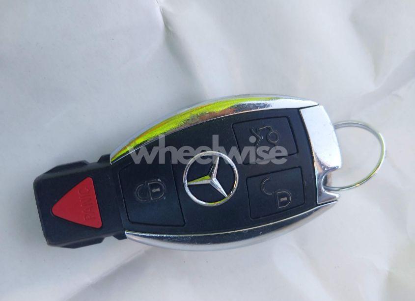 Photo 11 of 2015 Mercedes-benz C 300 4MATIC/LUXURY 4MATIC/SPORT 4MATIC (VIN 55SWF4KB1FU095577)