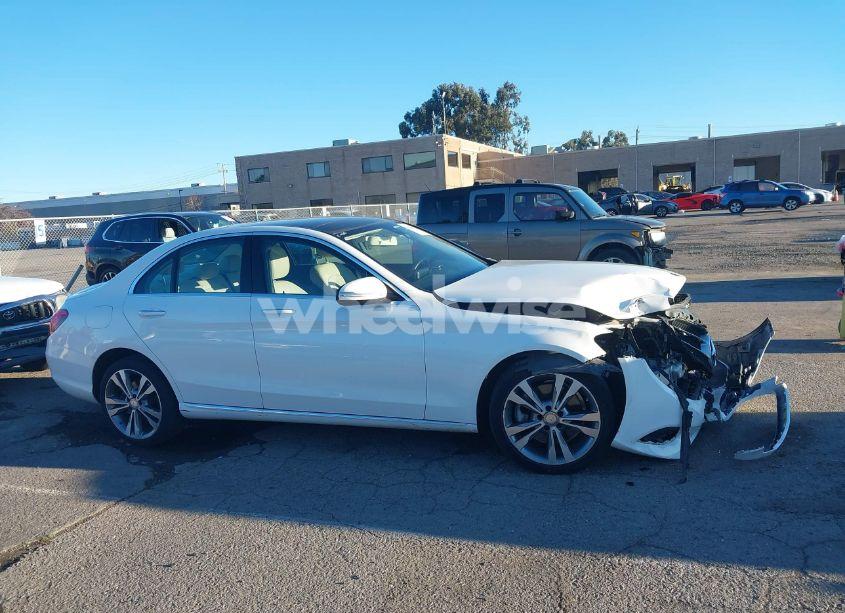 Photo 14 of 2015 Mercedes-benz C 300 4MATIC/LUXURY 4MATIC/SPORT 4MATIC (VIN 55SWF4KB1FU095577)