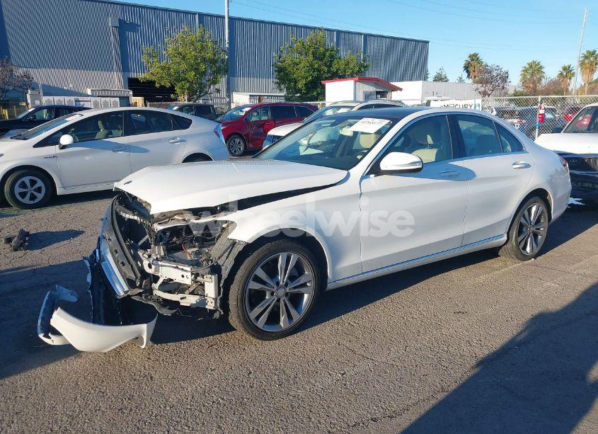 Photo 2 of 2015 Mercedes-benz C 300 4MATIC/LUXURY 4MATIC/SPORT 4MATIC (VIN 55SWF4KB1FU095577)