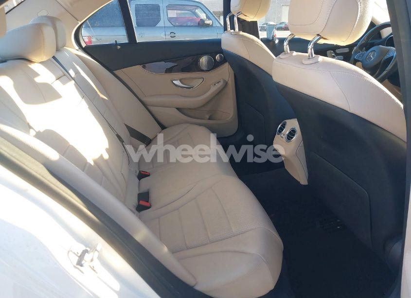 Photo 8 of 2015 Mercedes-benz C 300 4MATIC/LUXURY 4MATIC/SPORT 4MATIC (VIN 55SWF4KB1FU095577)