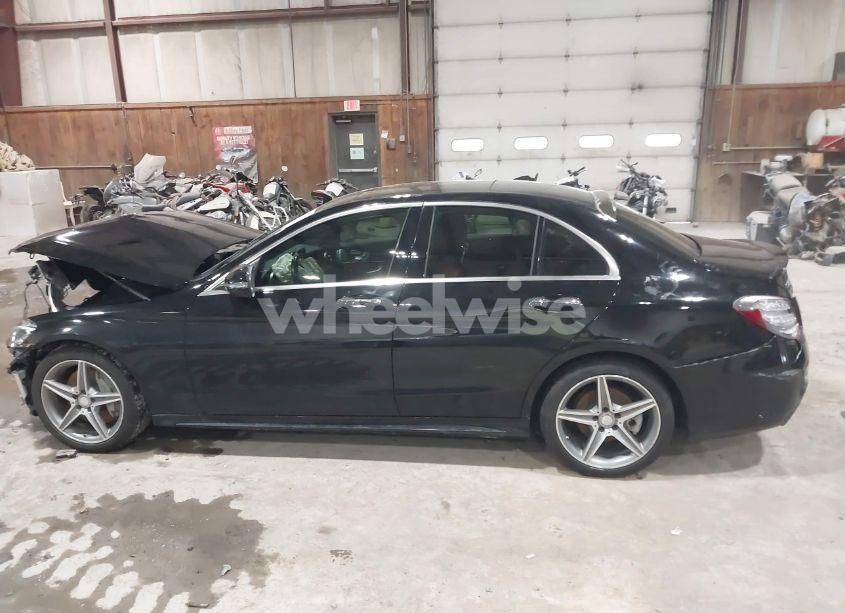 Photo 14 of 2016 Mercedes-benz C 300 4MATIC/LUXURY 4MATIC/SPORT 4MATIC (VIN 55SWF4KB1GU109107)