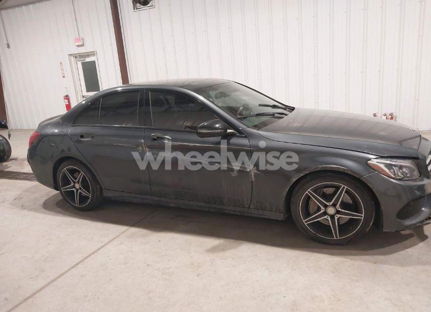 Photo 13 of 2016 Mercedes-benz C 300 4MATIC/LUXURY 4MATIC/SPORT 4MATIC (VIN 55SWF4KB1GU136341)