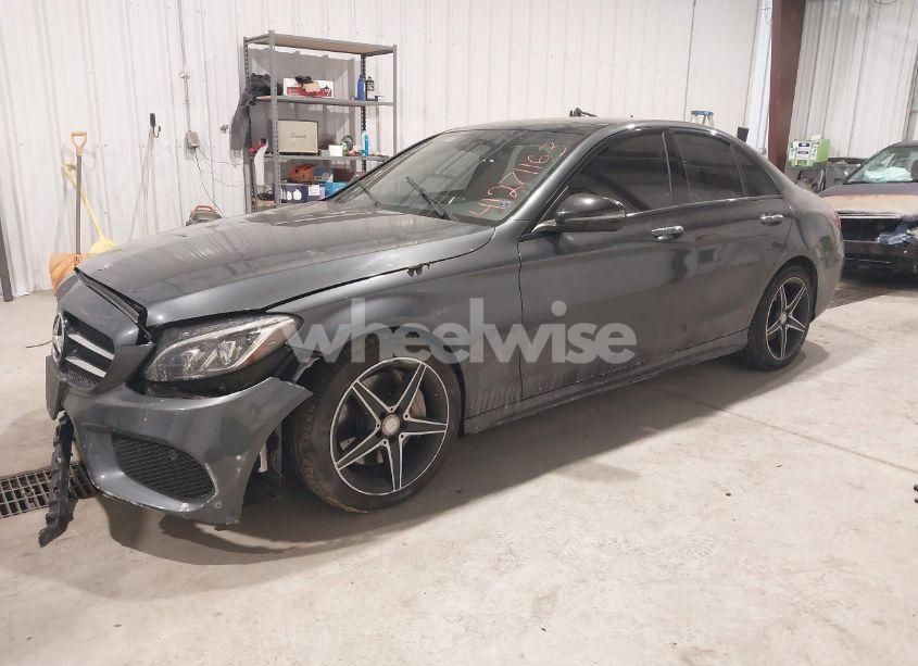 Photo 2 of 2016 Mercedes-benz C 300 4MATIC/LUXURY 4MATIC/SPORT 4MATIC (VIN 55SWF4KB1GU136341)