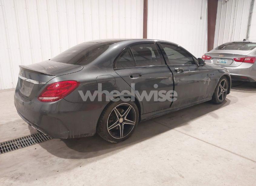 Photo 4 of 2016 Mercedes-benz C 300 4MATIC/LUXURY 4MATIC/SPORT 4MATIC (VIN 55SWF4KB1GU136341)