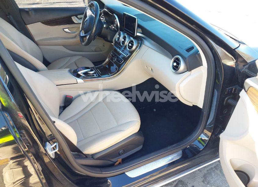 Photo 5 of 2016 Mercedes-benz C 300 4MATIC/LUXURY 4MATIC/SPORT 4MATIC (VIN 55SWF4KB1GU150885)