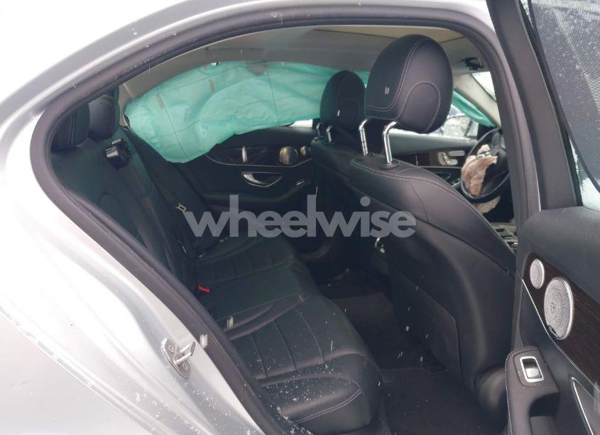 Photo 8 of 2016 Mercedes-benz C 300 4MATIC/LUXURY 4MATIC/SPORT 4MATIC (VIN 55SWF4KB1GU175432)