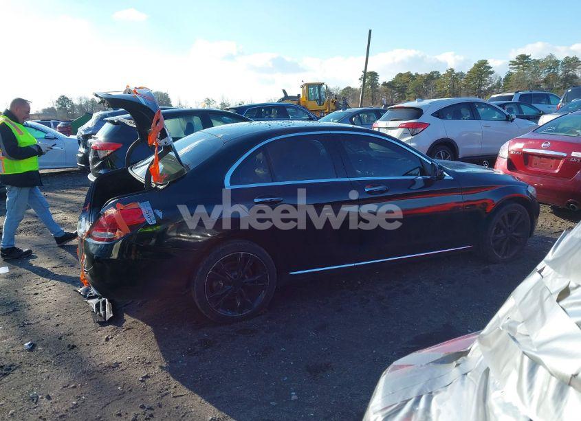 Photo 13 of 2017 Mercedes-benz C 300 4MATIC/LUXURY 4MATIC/SPORT 4MATIC (VIN 55SWF4KB1HU207653)