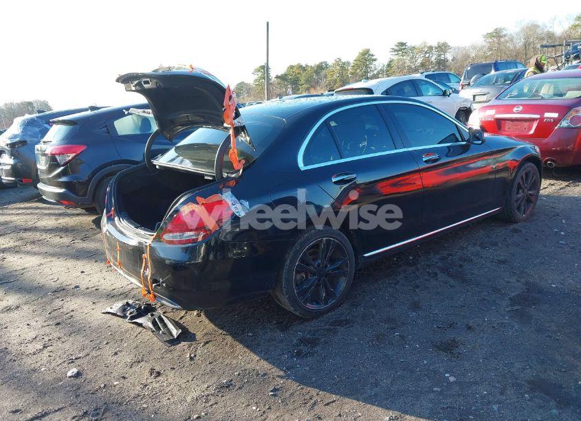 Photo 4 of 2017 Mercedes-benz C 300 4MATIC/LUXURY 4MATIC/SPORT 4MATIC (VIN 55SWF4KB1HU207653)