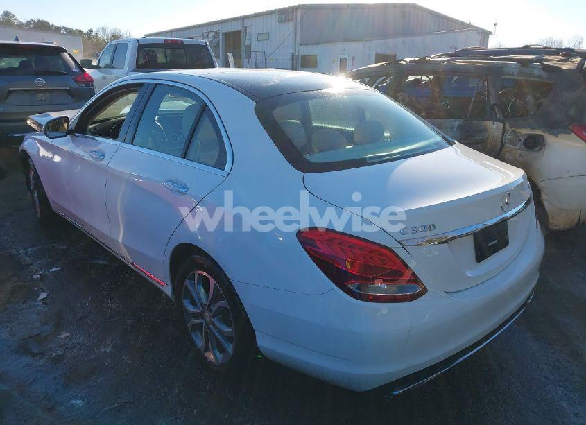 Photo 3 of 2017 Mercedes-benz C 300 4MATIC/LUXURY 4MATIC/SPORT 4MATIC (VIN 55SWF4KB1HU210519)