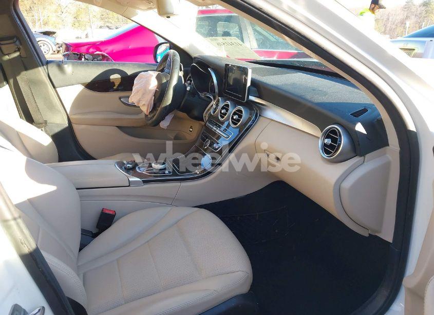 Photo 5 of 2017 Mercedes-benz C 300 4MATIC/LUXURY 4MATIC/SPORT 4MATIC (VIN 55SWF4KB1HU210519)