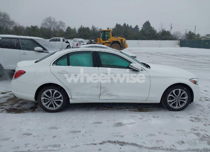 Photo 13 of 2017 Mercedes-benz C 300 4MATIC/LUXURY 4MATIC/SPORT 4MATIC (VIN 55SWF4KB1HU219981)