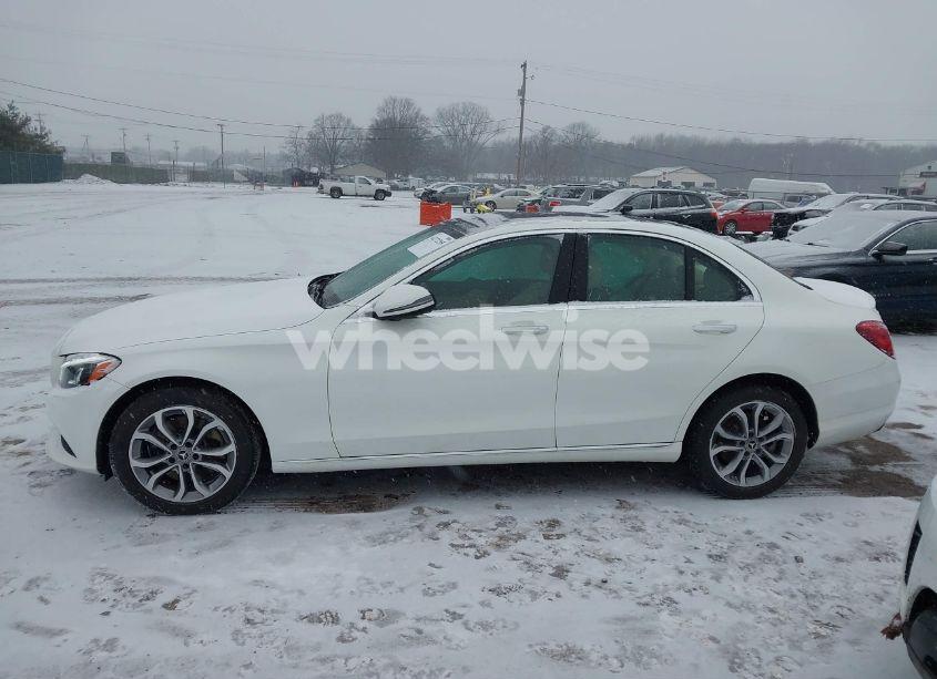 Photo 14 of 2017 Mercedes-benz C 300 4MATIC/LUXURY 4MATIC/SPORT 4MATIC (VIN 55SWF4KB1HU219981)