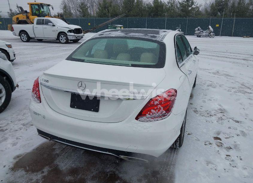 Photo 4 of 2017 Mercedes-benz C 300 4MATIC/LUXURY 4MATIC/SPORT 4MATIC (VIN 55SWF4KB1HU219981)