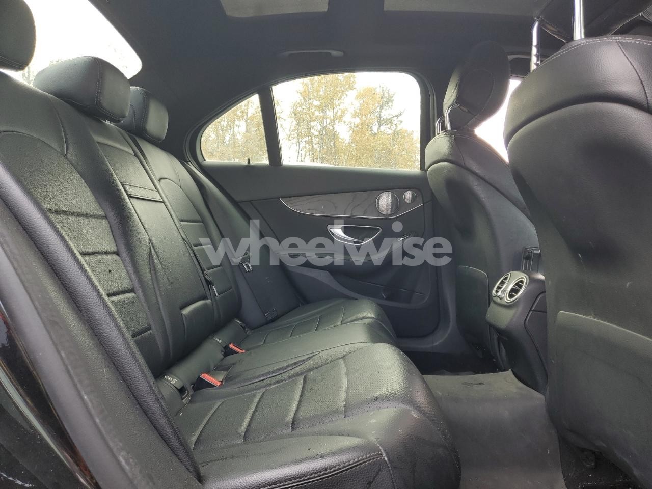 Photo 10 of 2018 MERCEDES-BENZ C 300 4MATIC (VIN 55SWF4KB1JU242814)
