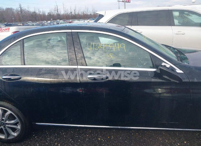 Photo 13 of 2018 Mercedes-benz C 300 4MATIC (VIN 55SWF4KB1JU250802)