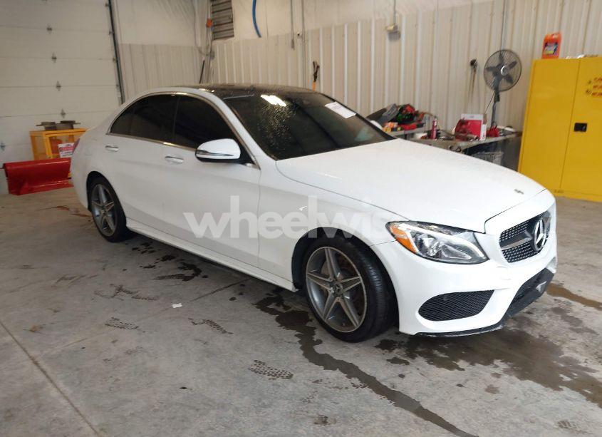 2018 Mercedes-benz C 300 4MATIC (VIN 55SWF4KB1JU251819) main photo
