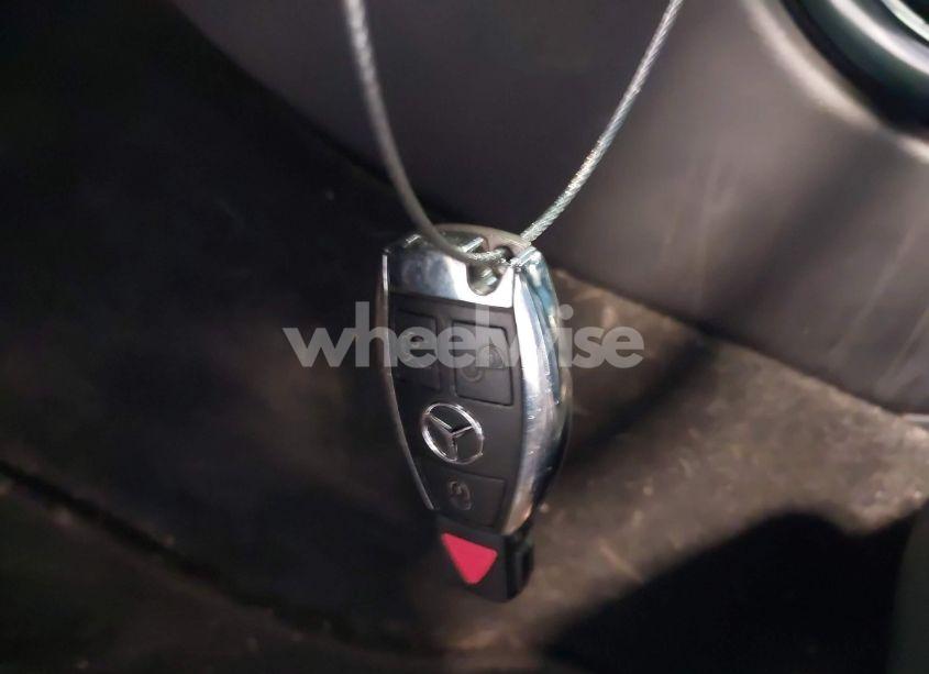 Photo 11 of 2018 Mercedes-benz C 300 4MATIC (VIN 55SWF4KB1JU251819)