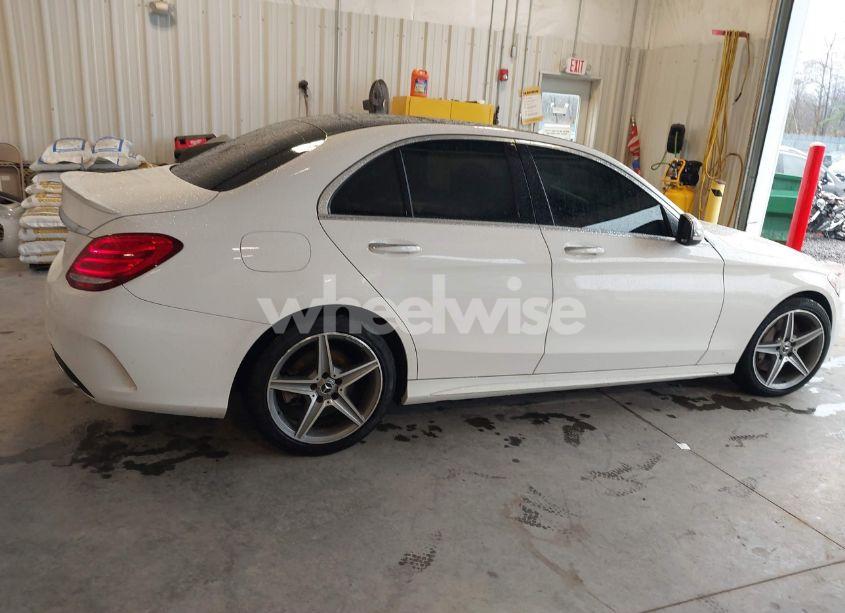 Photo 13 of 2018 Mercedes-benz C 300 4MATIC (VIN 55SWF4KB1JU251819)