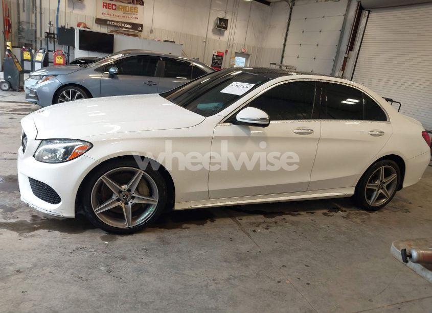 Photo 14 of 2018 Mercedes-benz C 300 4MATIC (VIN 55SWF4KB1JU251819)