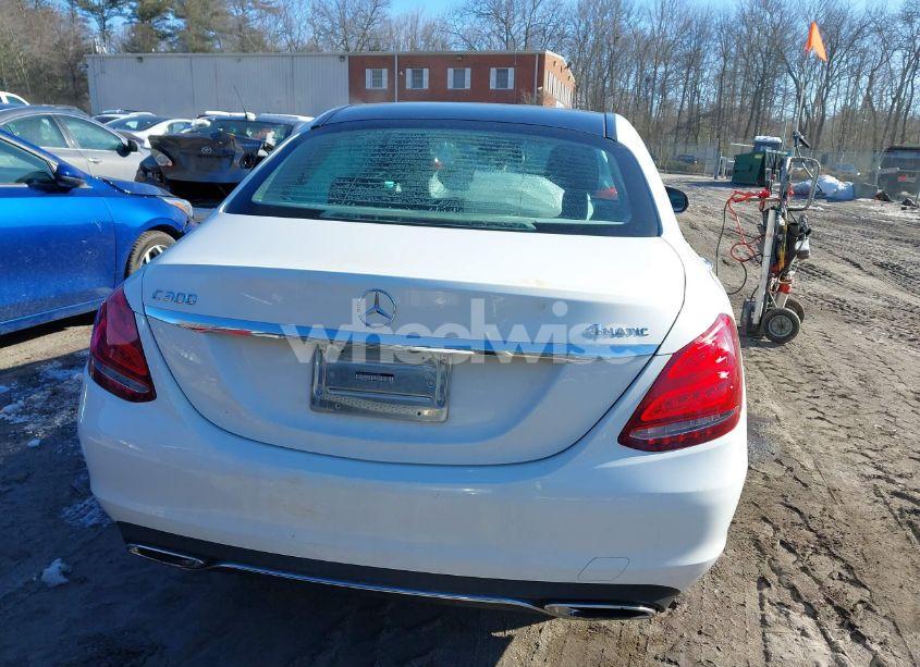 Photo 17 of 2015 Mercedes-benz C 300 4MATIC/LUXURY 4MATIC/SPORT 4MATIC (VIN 55SWF4KB2FU006485)