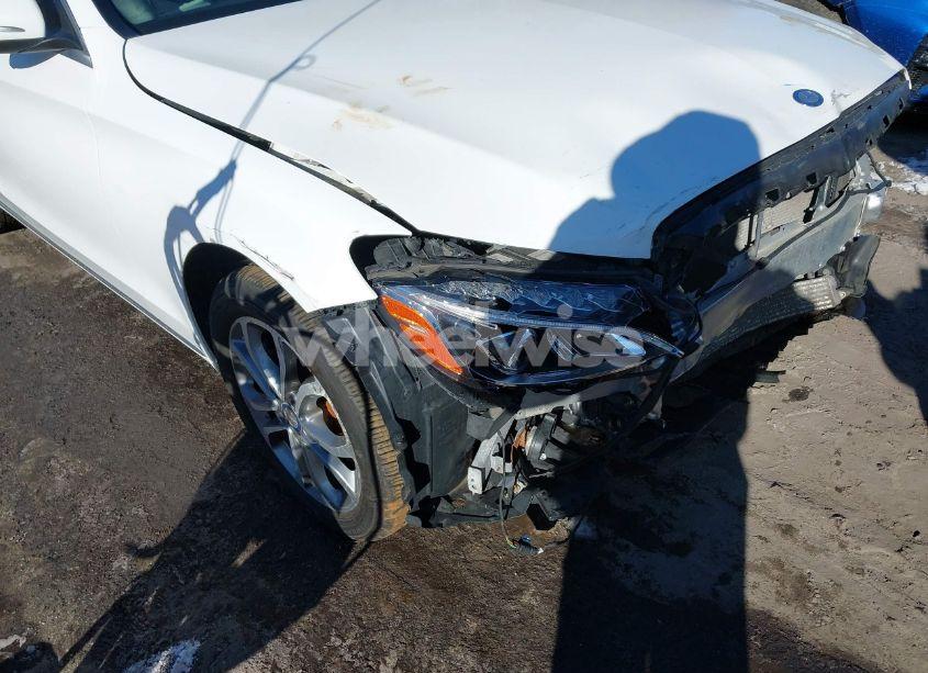 Photo 18 of 2015 Mercedes-benz C 300 4MATIC/LUXURY 4MATIC/SPORT 4MATIC (VIN 55SWF4KB2FU006485)