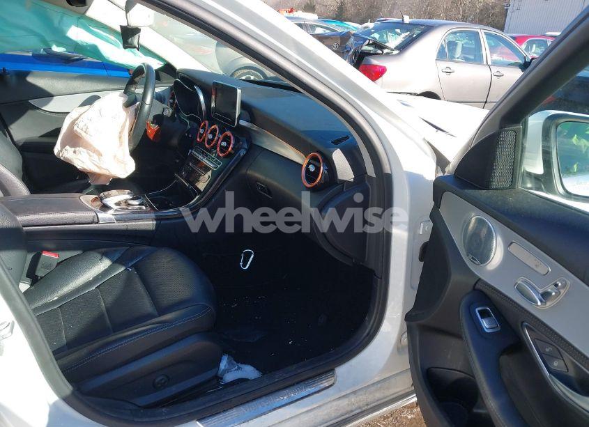 Photo 5 of 2015 Mercedes-benz C 300 4MATIC/LUXURY 4MATIC/SPORT 4MATIC (VIN 55SWF4KB2FU006485)