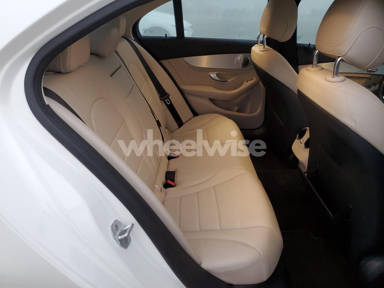 Photo 10 of 2015 MERCEDES-BENZ C 300 4MATIC (VIN 55SWF4KB2FU013713)