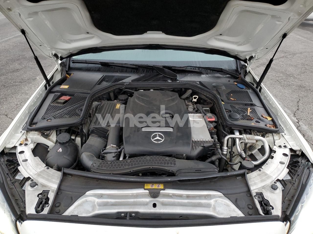 Photo 11 of 2015 MERCEDES-BENZ C 300 4MATIC (VIN 55SWF4KB2FU013713)