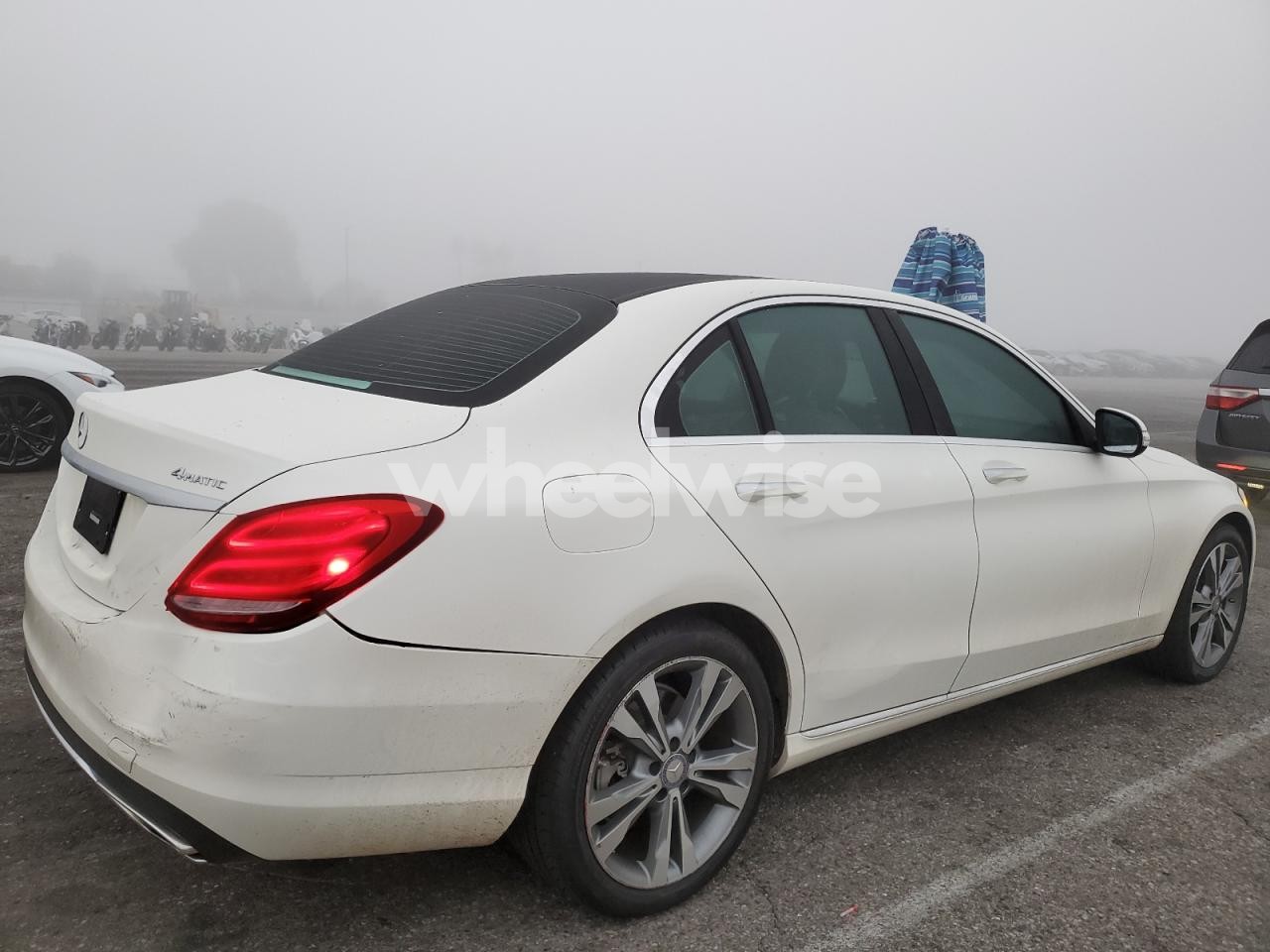 Photo 3 of 2015 MERCEDES-BENZ C 300 4MATIC (VIN 55SWF4KB2FU013713)