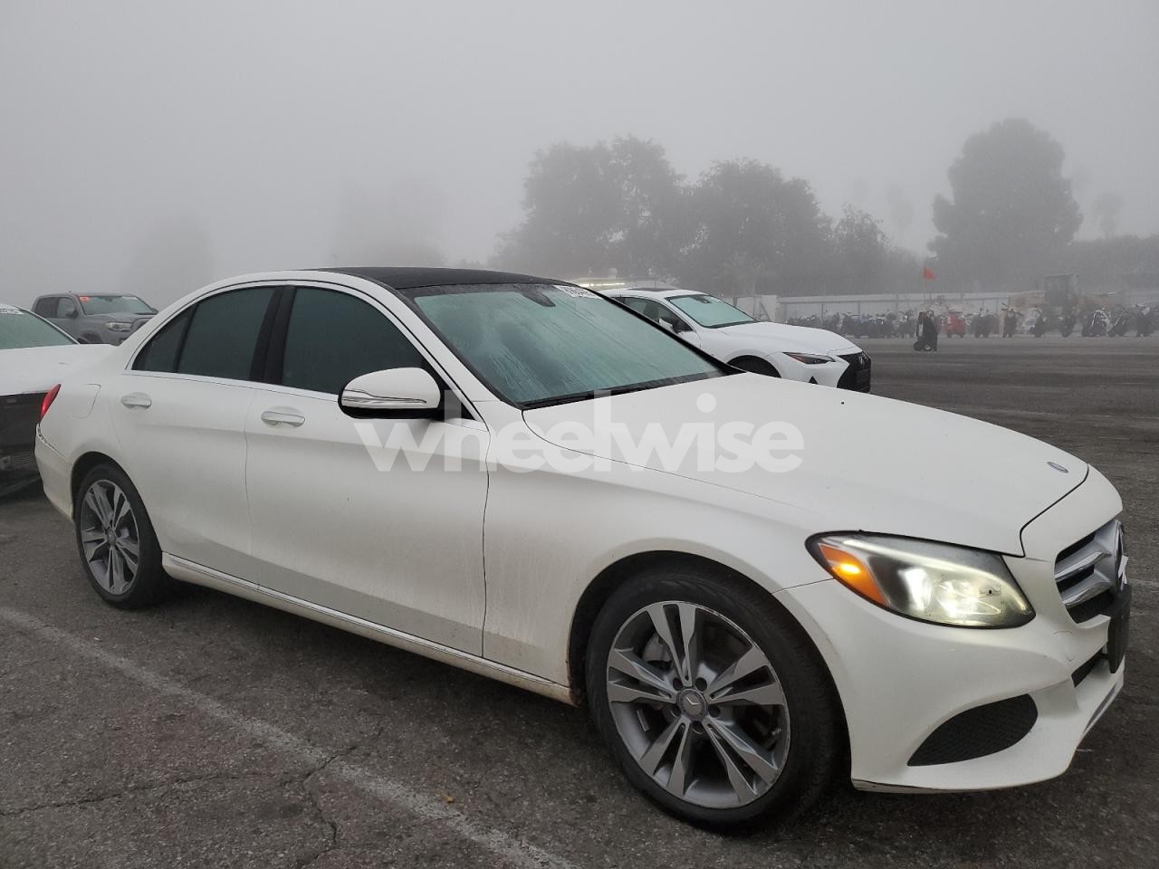 Photo 4 of 2015 MERCEDES-BENZ C 300 4MATIC (VIN 55SWF4KB2FU013713)