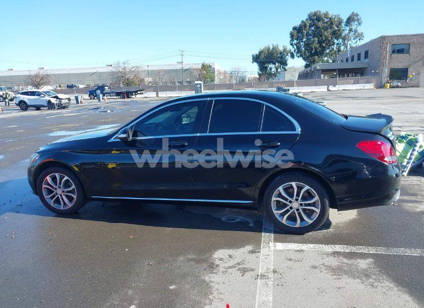 Photo 13 of 2015 Mercedes-benz C 300 4MATIC/LUXURY 4MATIC/SPORT 4MATIC (VIN 55SWF4KB2FU015056)
